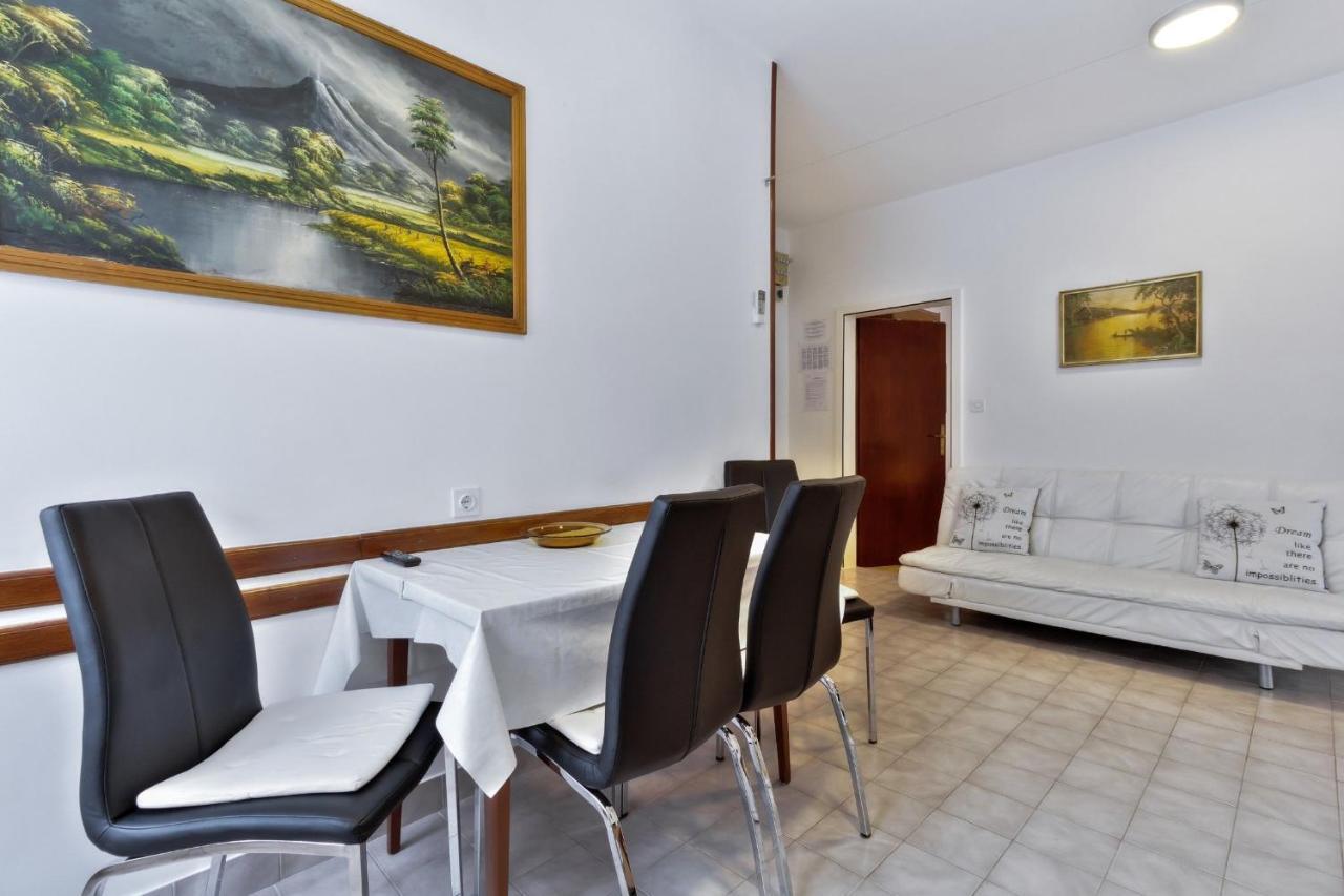 Mirjana Apartment *